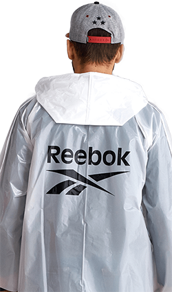 Дождевик-плащ с логотипом на спине для «Reebok»