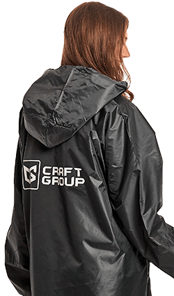 Дождевик-плащ с логотипом на спине для «Craft Group»